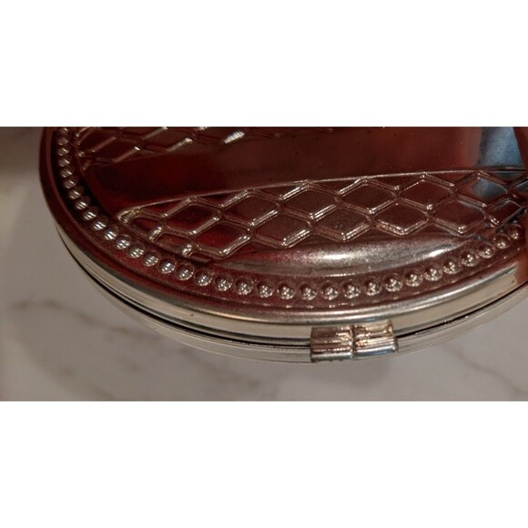 New~Pottery Barn Silver Finish Circular Picture Frame Locket 3 X 5 - Picture 4 of 7